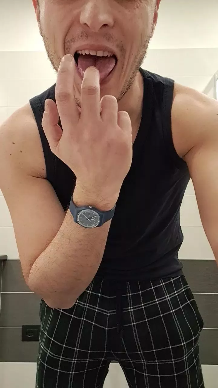 Offline mirkooTuoVERONA on Cam4