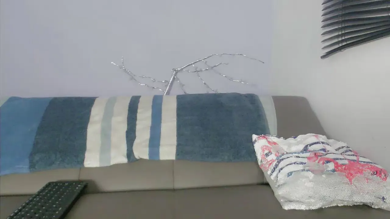 Offline mishel_hott on Cam4