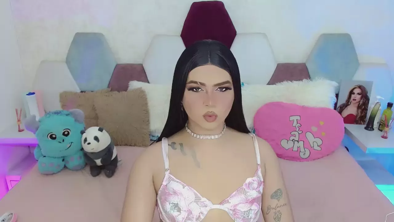 Offline miss_adriana43 on Cam4