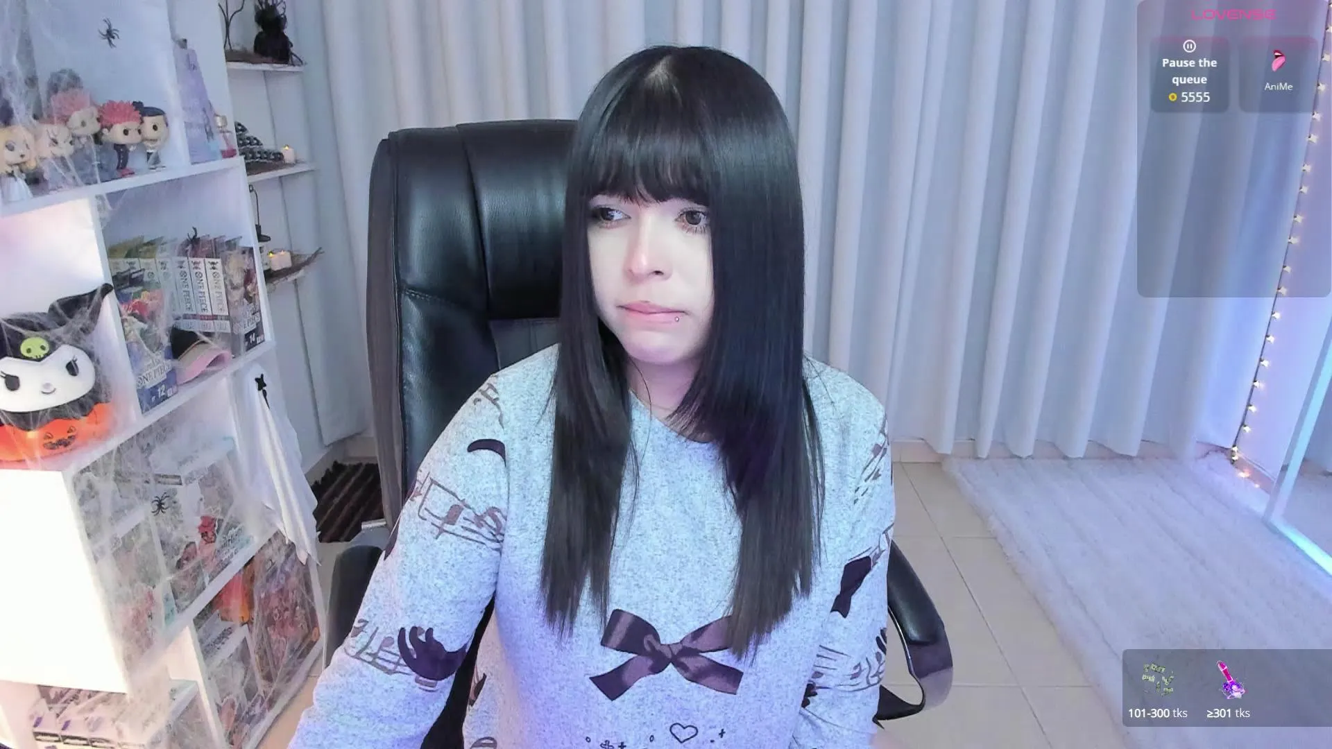 Offline misshoneyxxx on Cam4