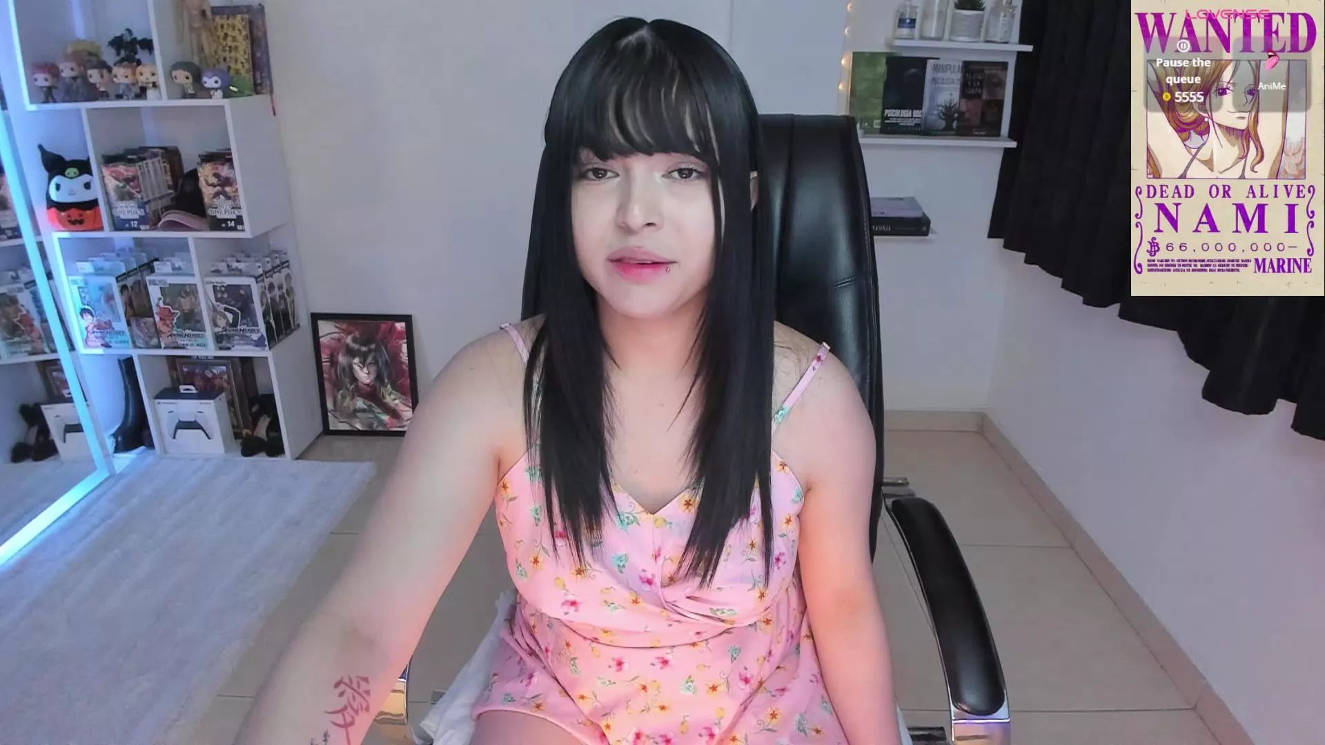 Offline misshoneyxxx on Cam4