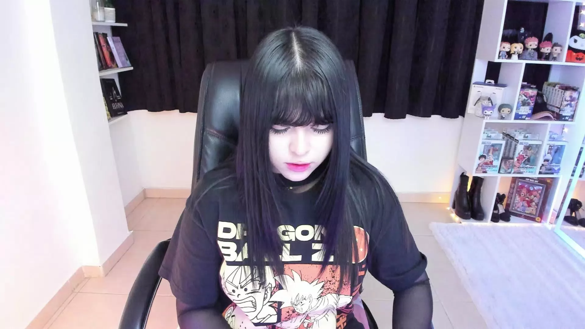 Offline misshoneyxxx on Cam4