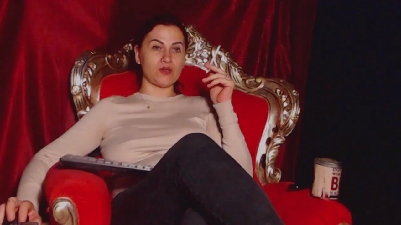 Offline MistressMisty on Cam4