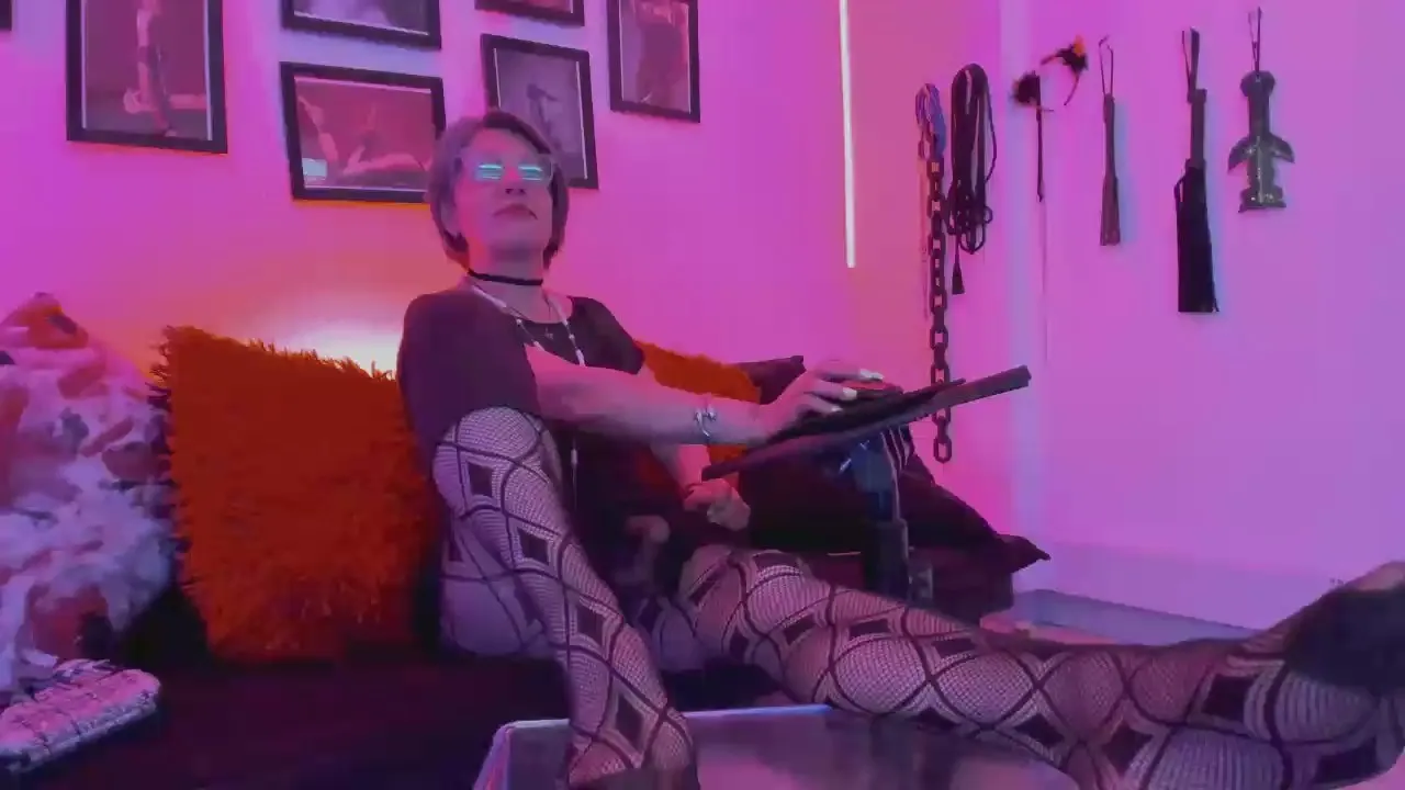 Freechat MistressNyx_cg on Cam4