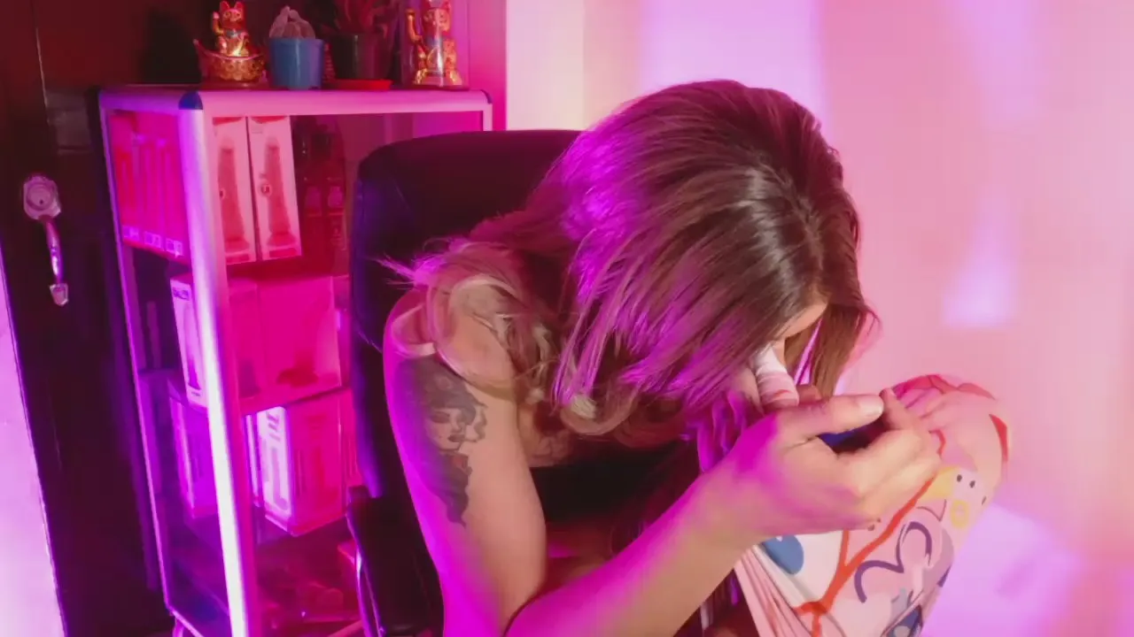 Offline mistressparty on Cam4