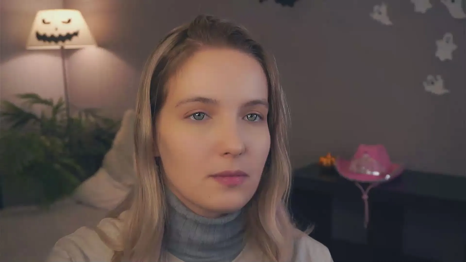 Offline MitzieParonto on Cam4