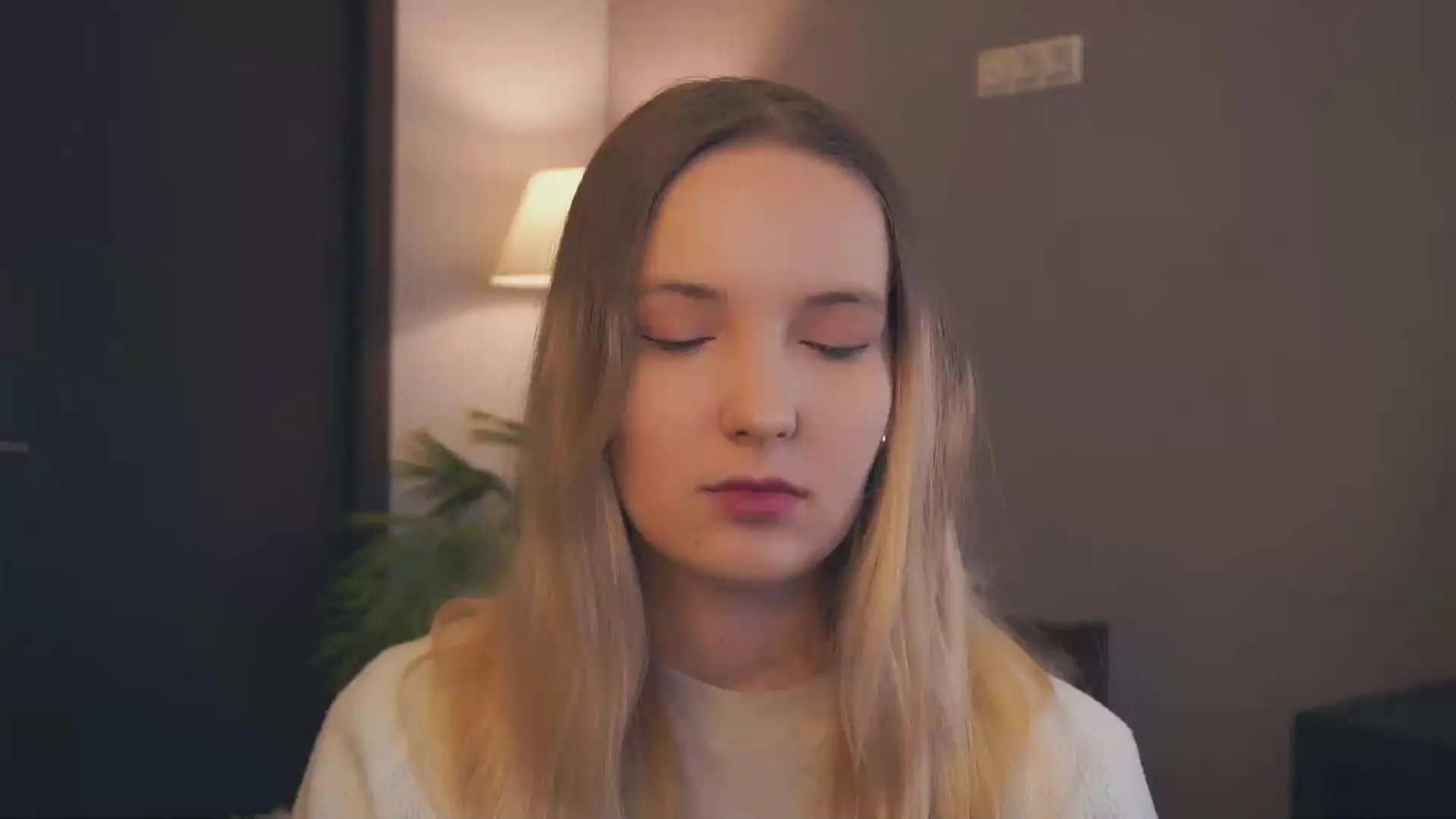 Offline MitzieParonto on Cam4