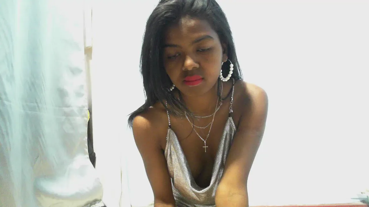 Freechat MoanahSexy69 on Cam4