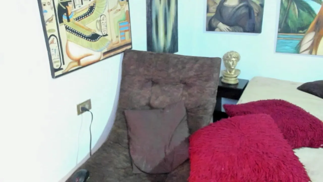 Offline model223 on Cam4