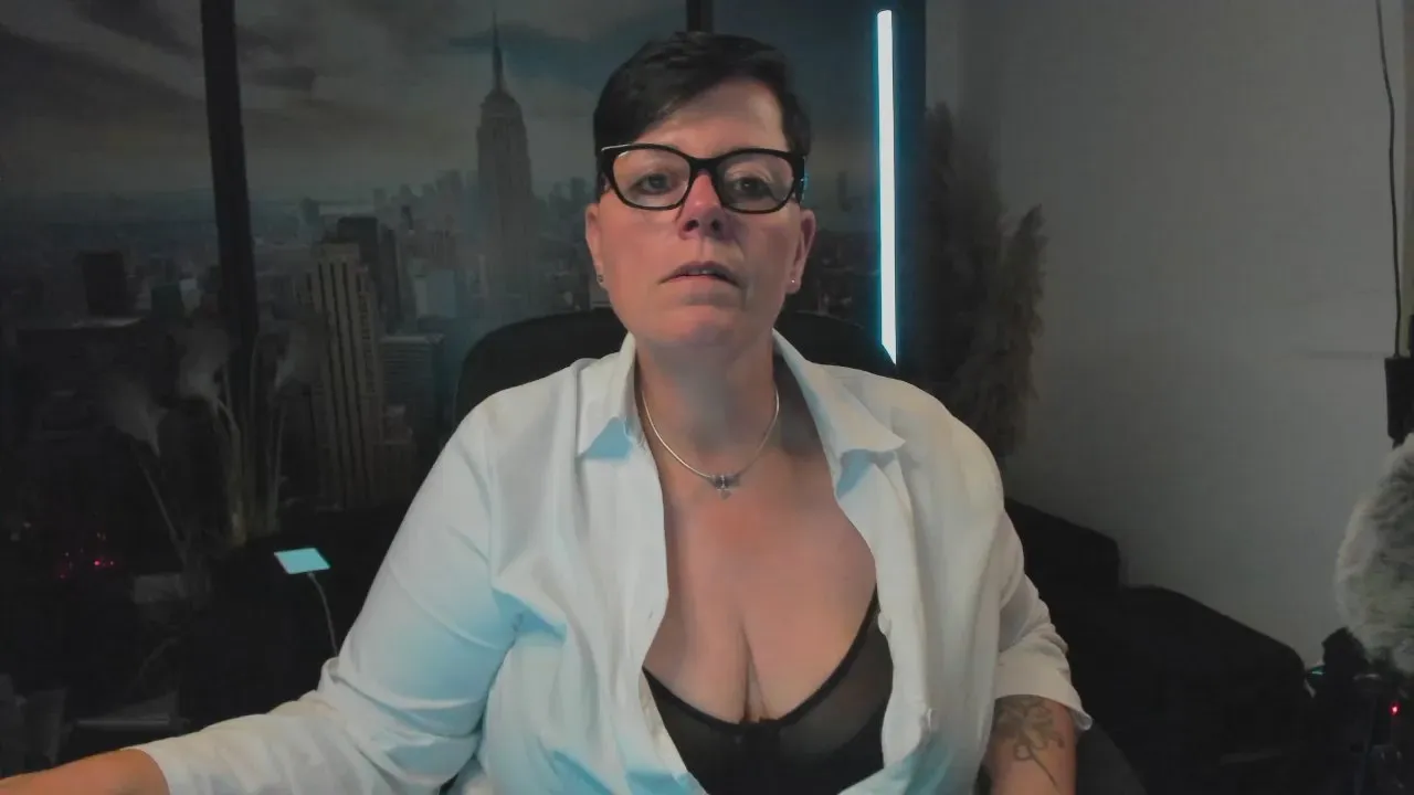 Freechat MollySun2 on Cam4