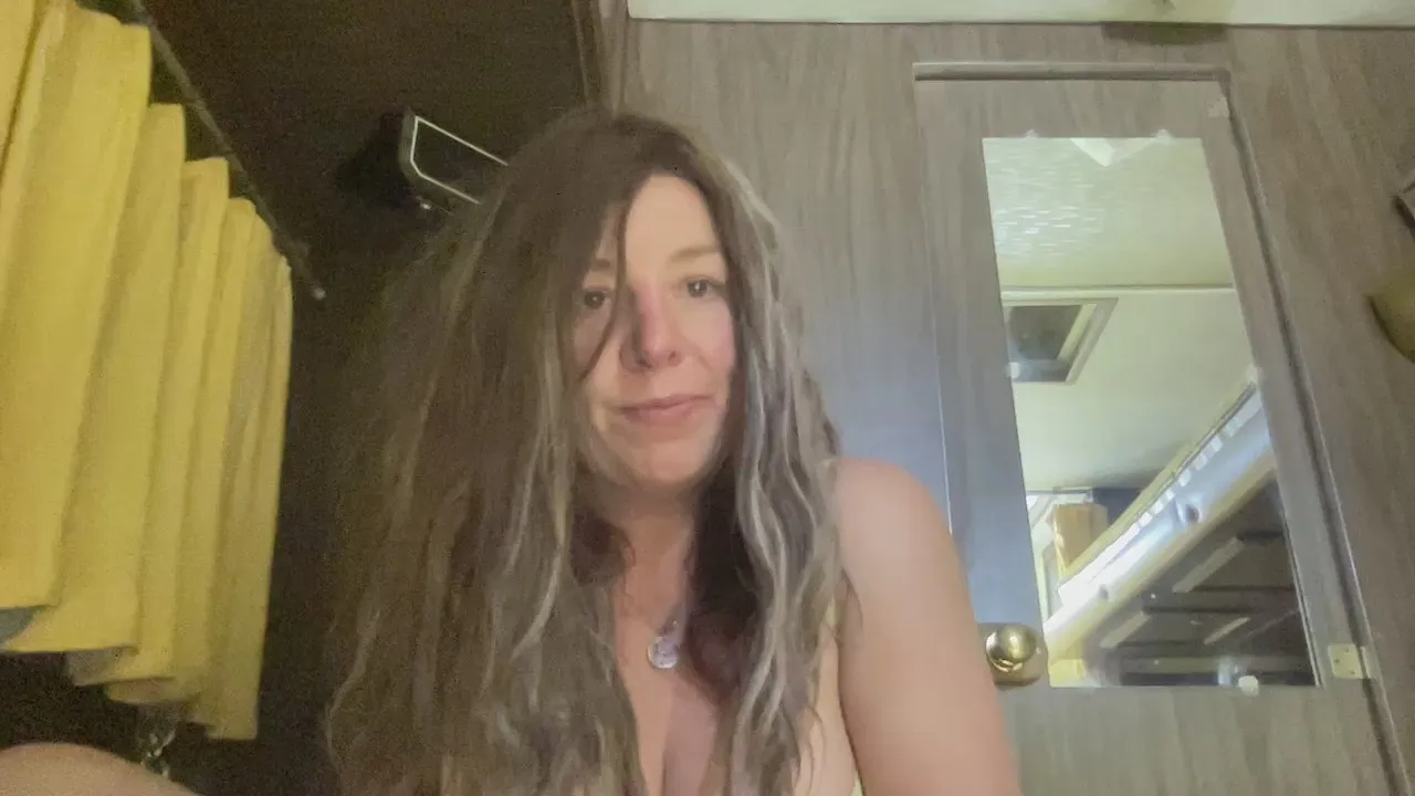 Offline MonroeLovesYou on Cam4