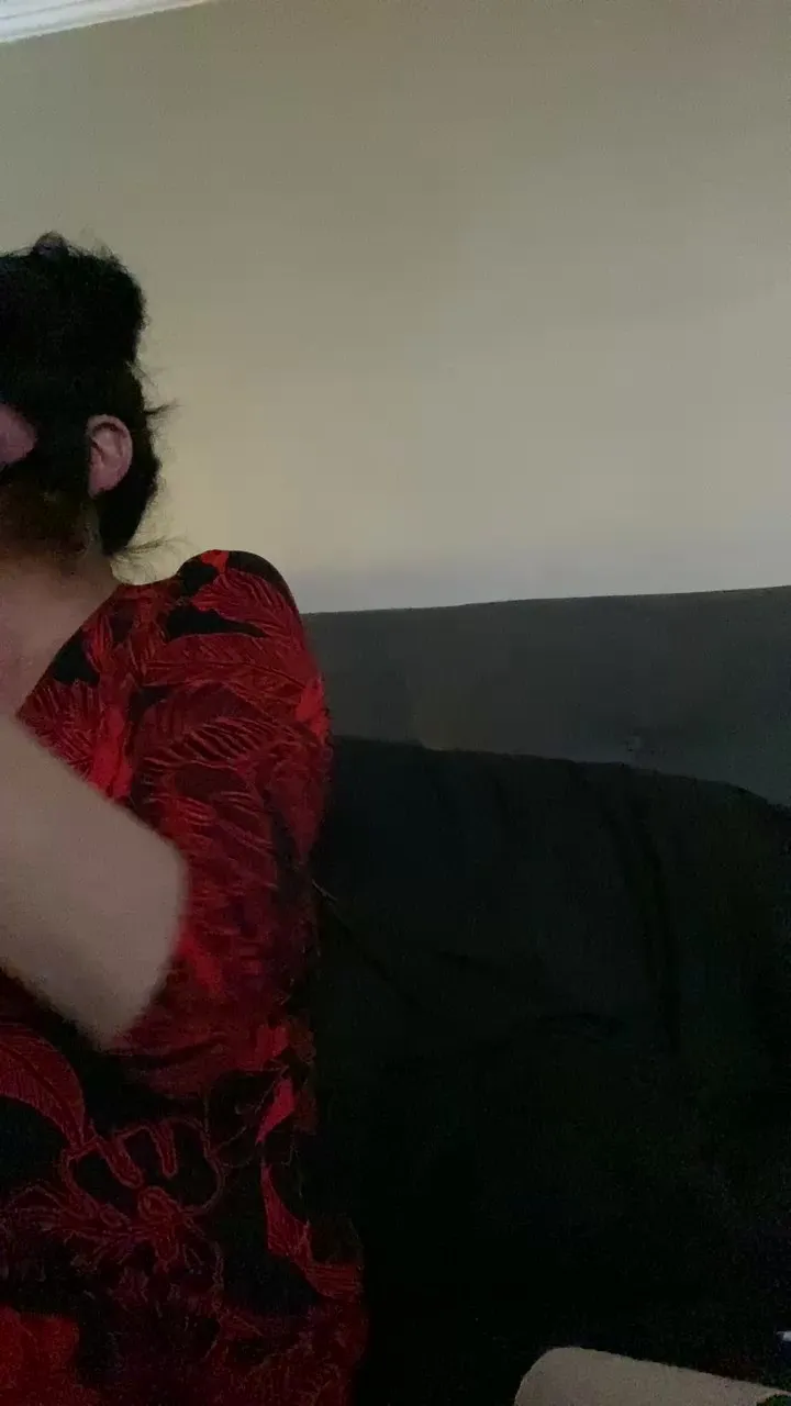 Offline Monttychilena on Cam4