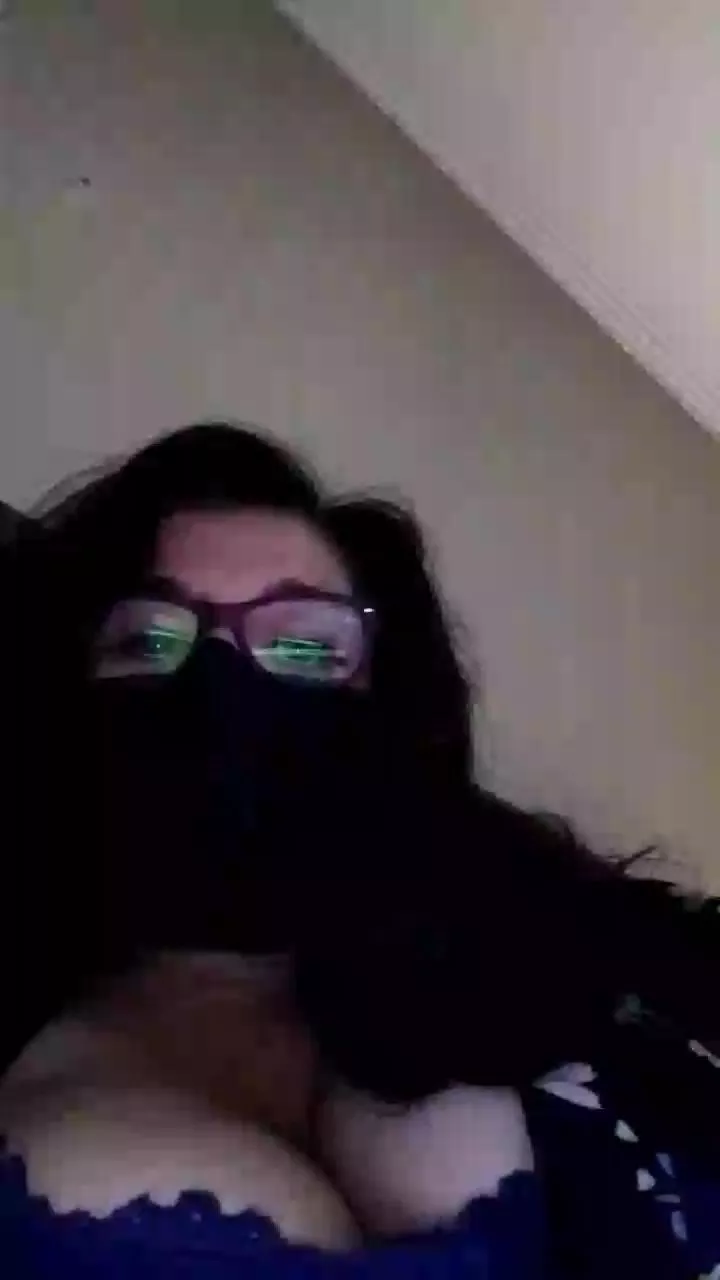 Offline Monttychilena on Cam4