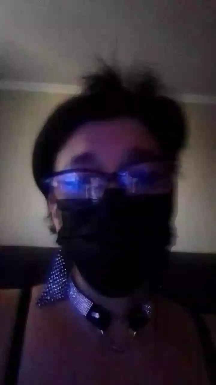 Offline Monttychilena on Cam4