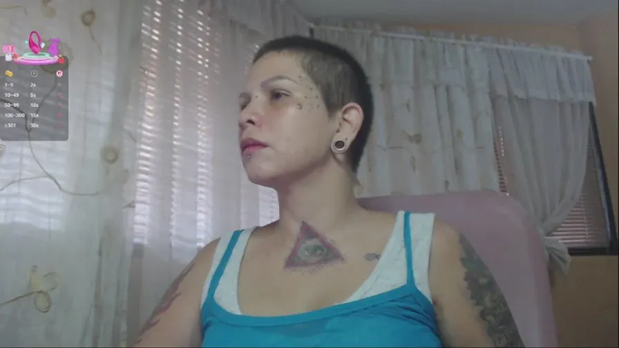 Offline mooncat85 on Cam4