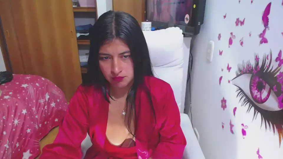 Offline MORENABXX19 on Cam4