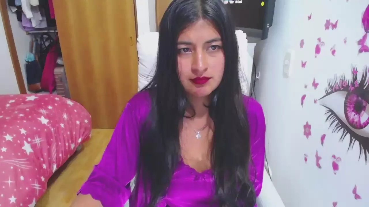 Offline MORENABXX19 on Cam4