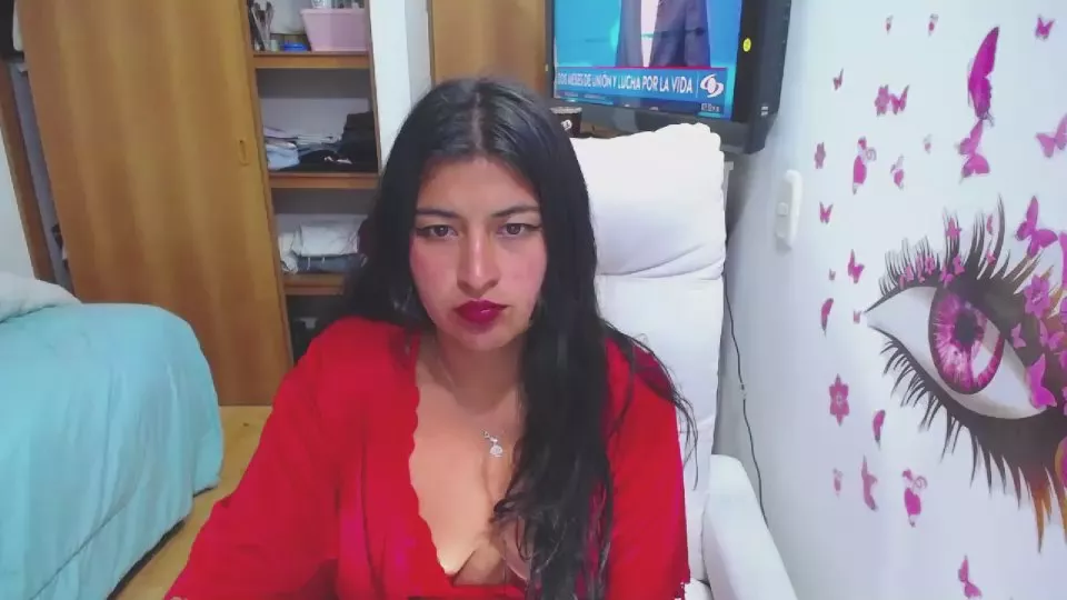 Offline MORENABXX19 on Cam4