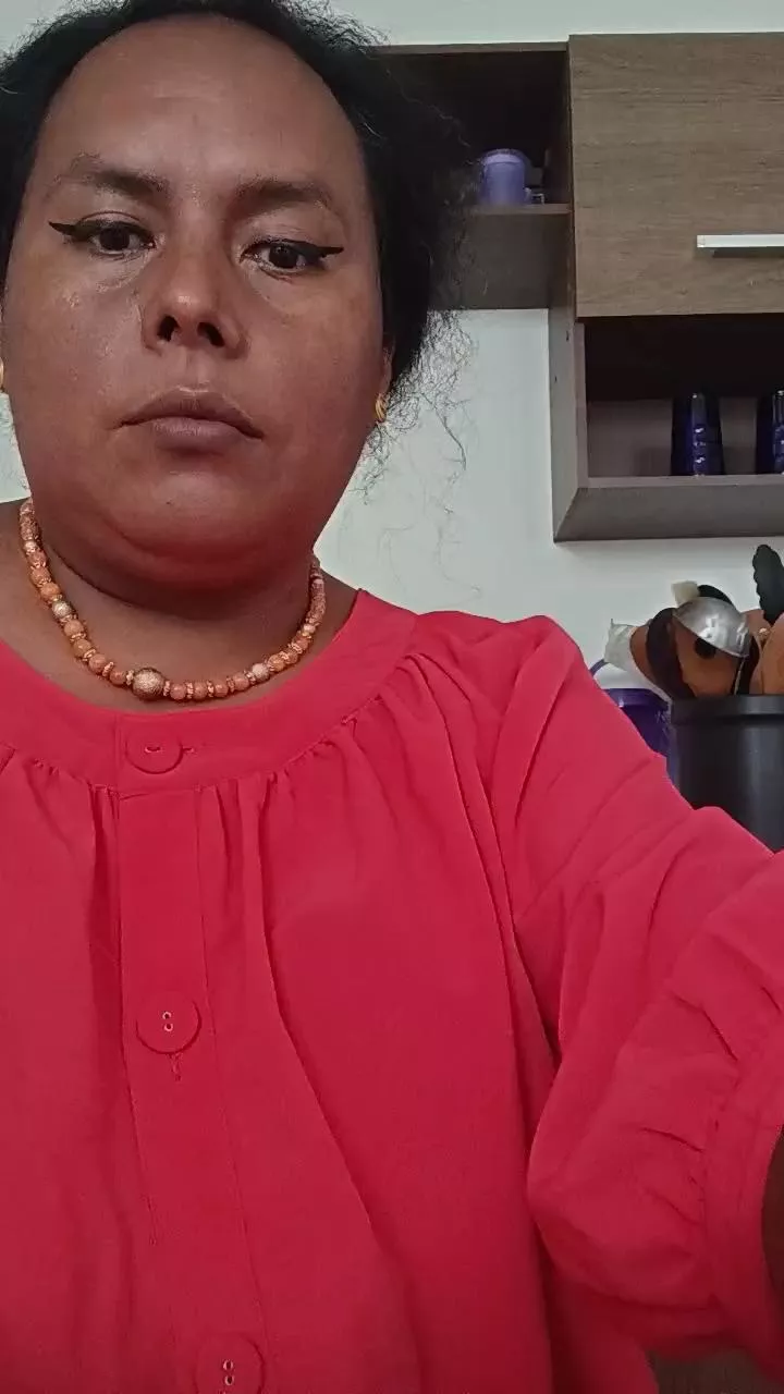 Offline Morenatrans on Cam4