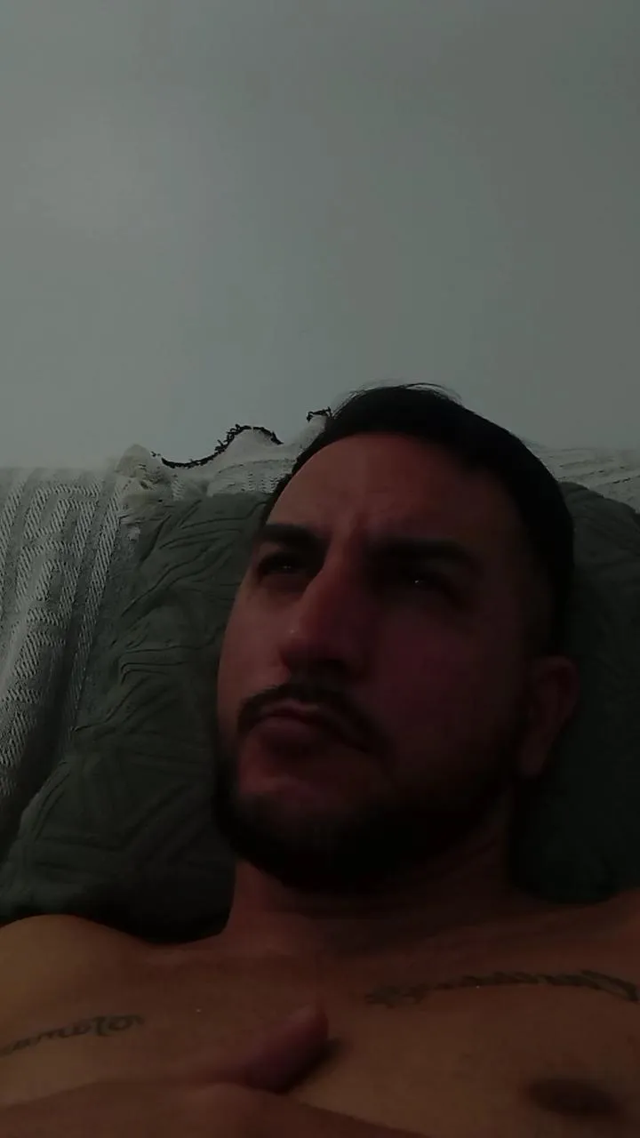 Offline morenitopollon3 on Cam4