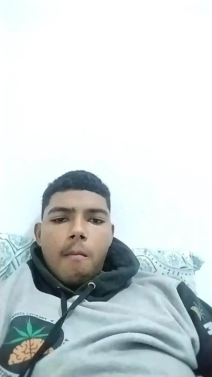 Offline Morenogiga on Cam4