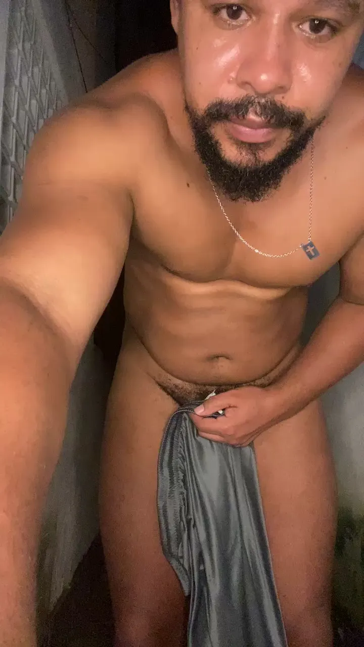 Offline Morenonicexxxl on Cam4