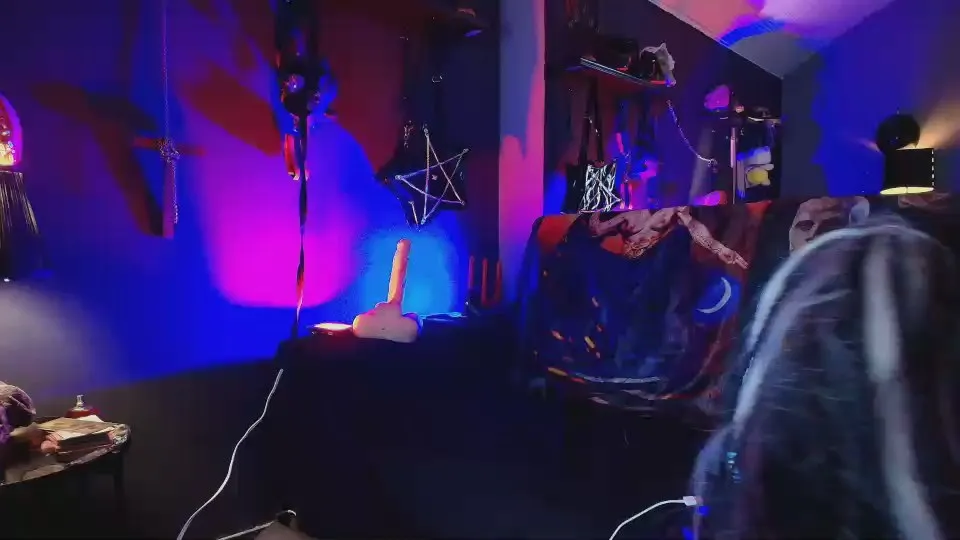 Offline MorganaCrowley on Cam4