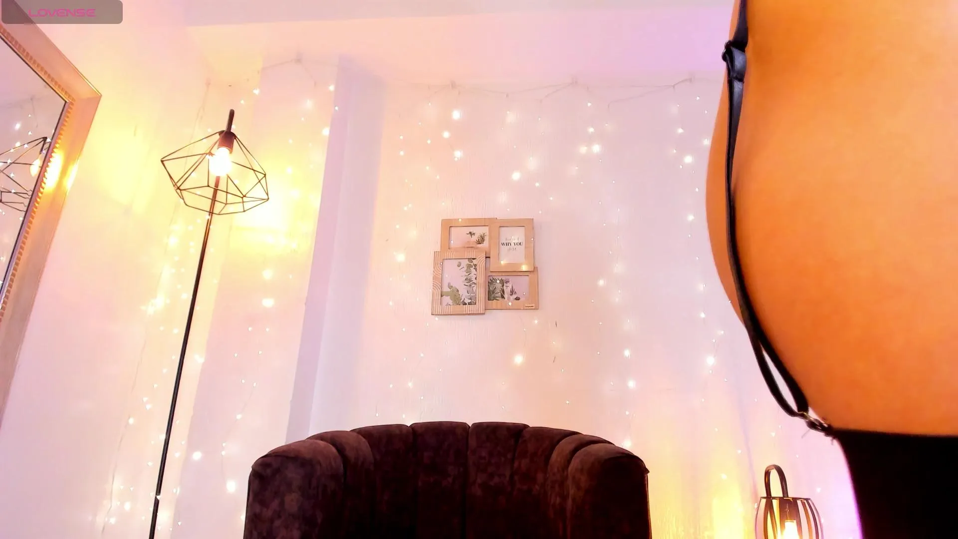 Offline mystic_carito on Cam4