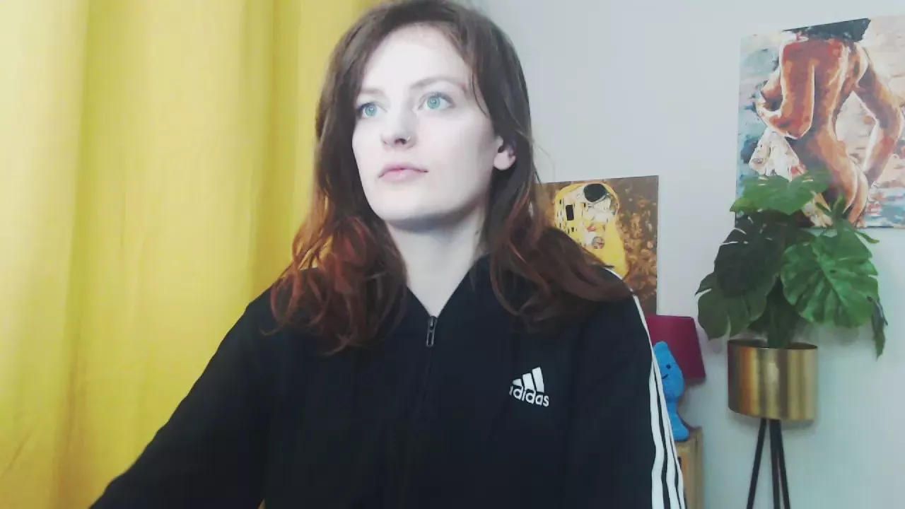 Offline nadine_lust on Cam4