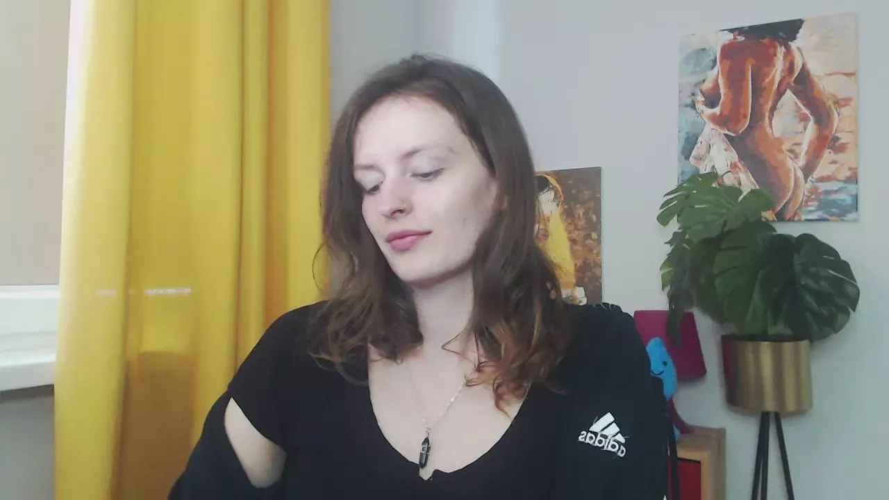 Offline nadine_lust on Cam4