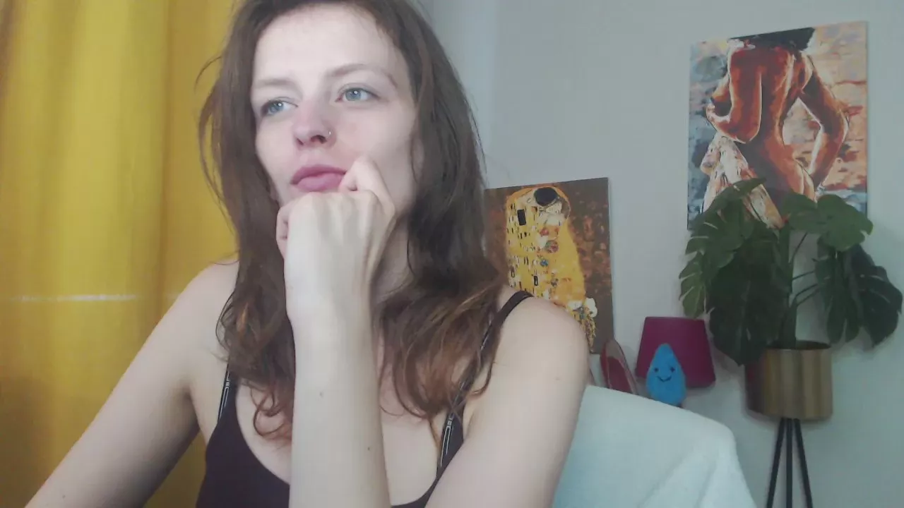 Offline nadine_lust on Cam4