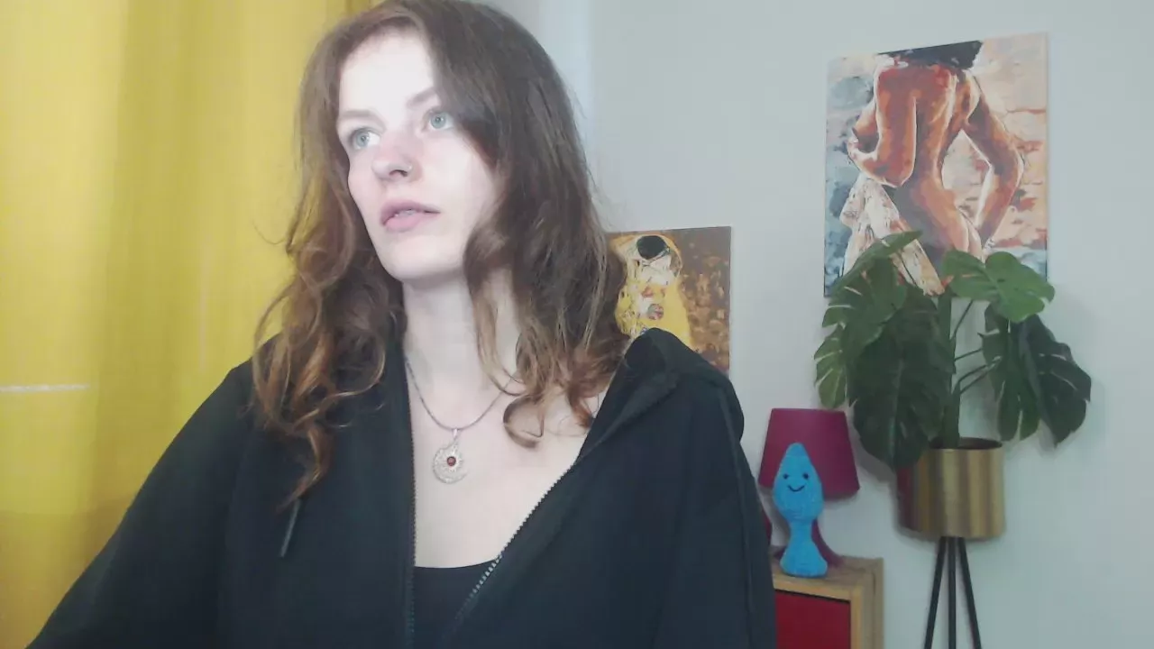 Offline nadine_lust on Cam4