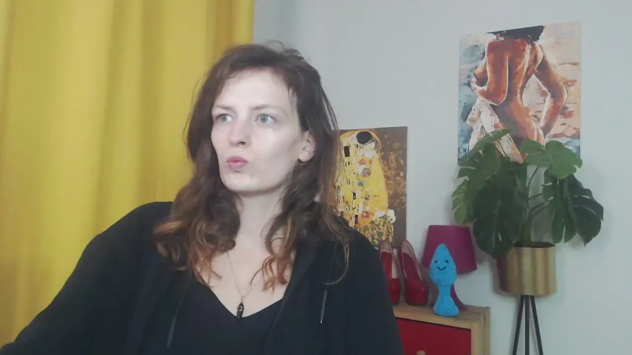 Offline nadine_lust on Cam4