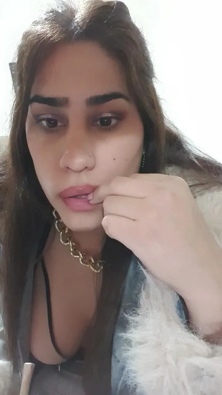 Offline Nahiarabiel on Cam4