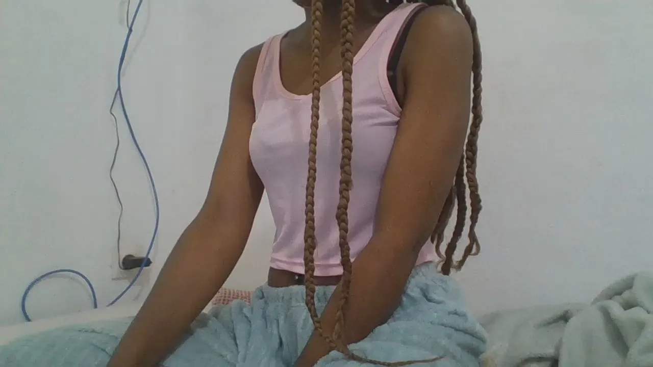 Offline Nanah26 on Cam4