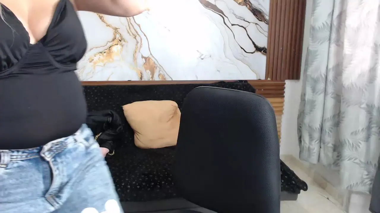 Offline nanis_smith on Cam4