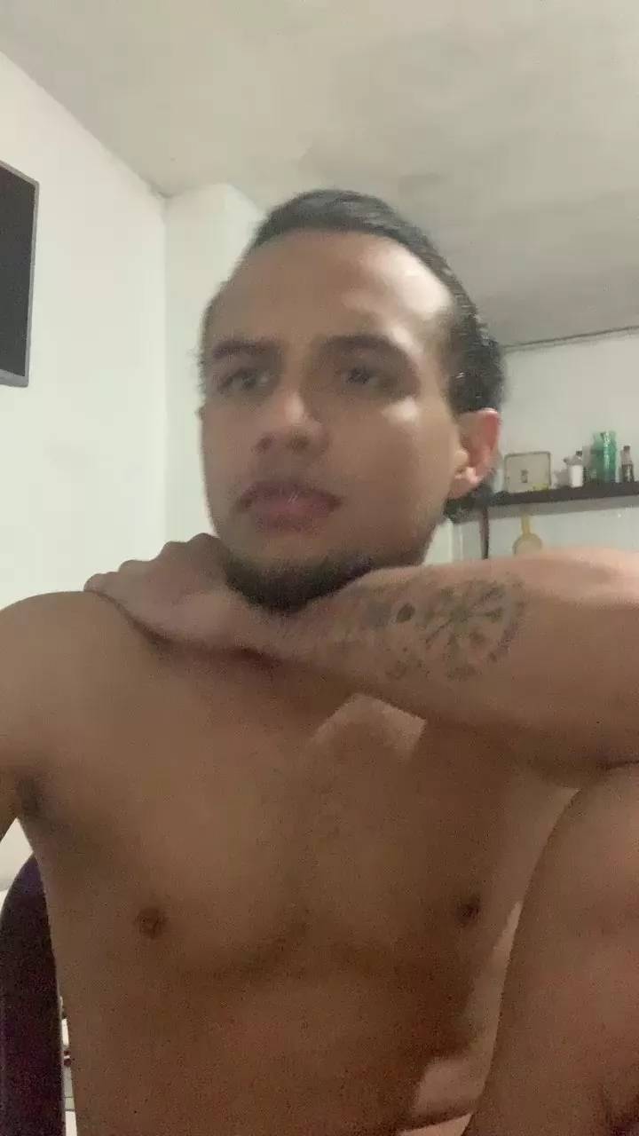 Offline NarenFelipe on Cam4