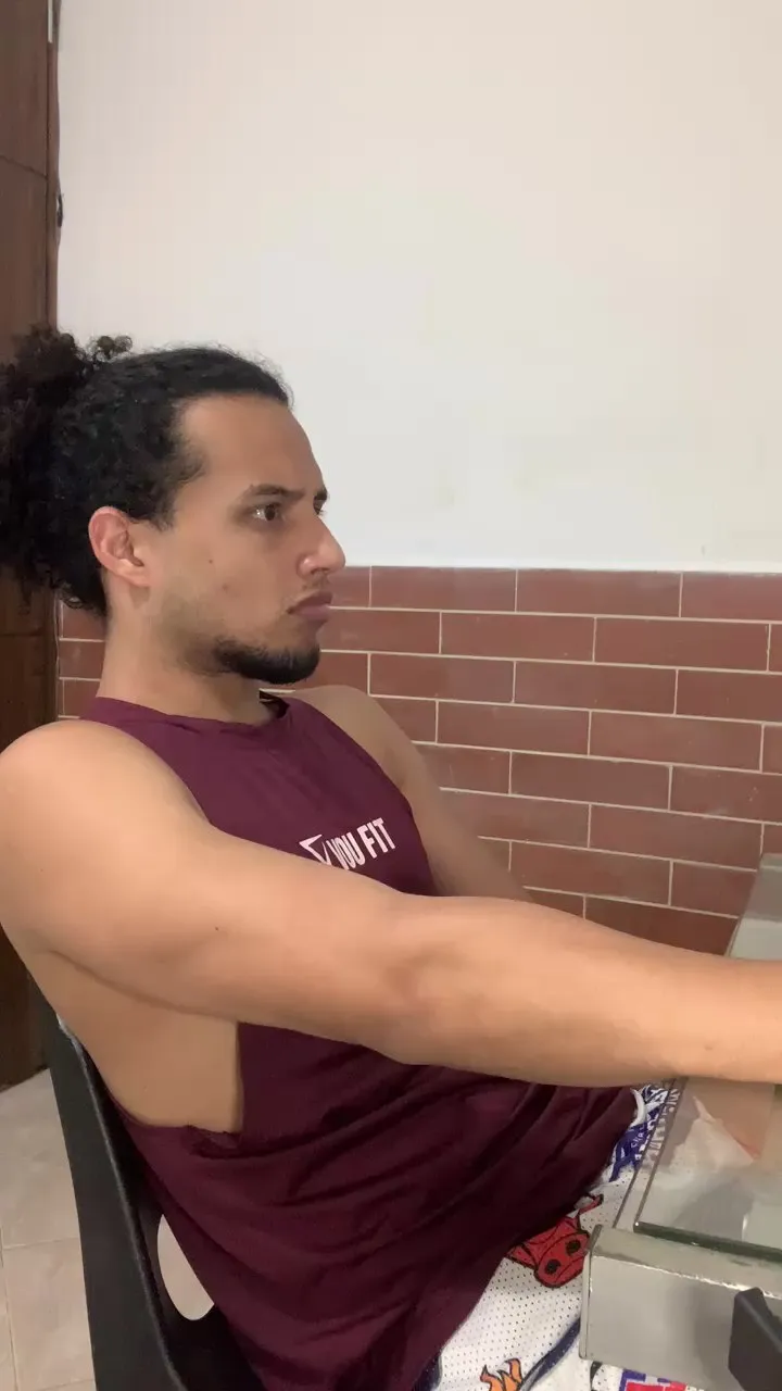 Offline NarenFelipe on Cam4