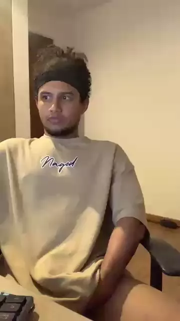 Offline NarenFelipe on Cam4