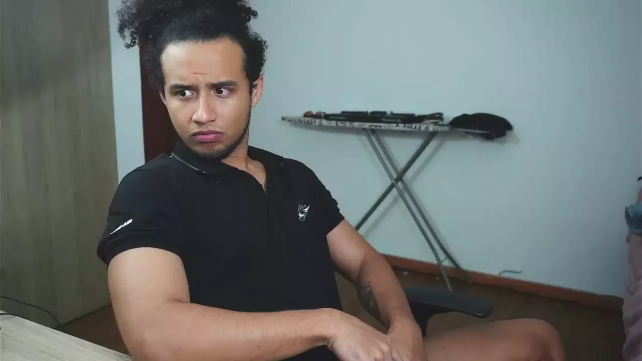 Offline NarenFelipe on Cam4