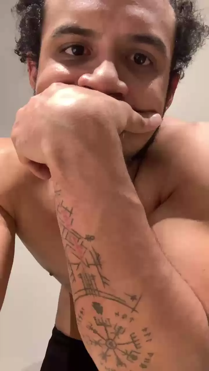 Offline NarenFelipe on Cam4