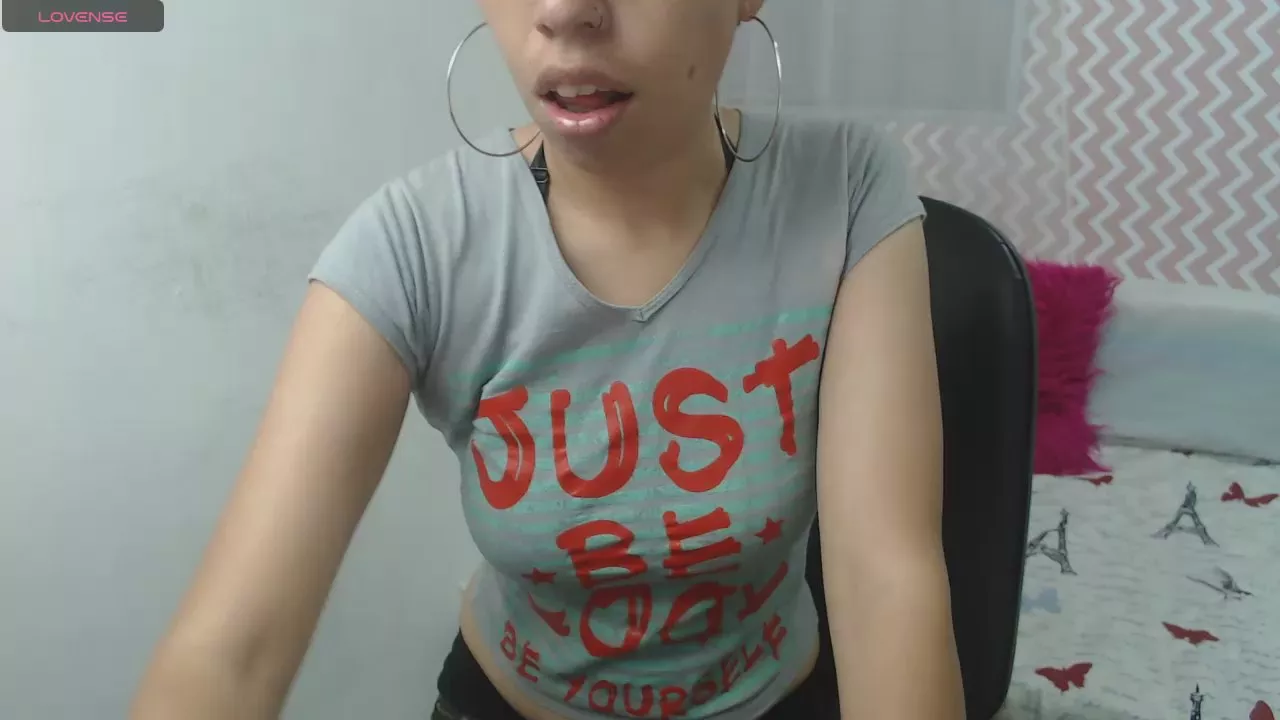 Offline Nathalie_f on Cam4