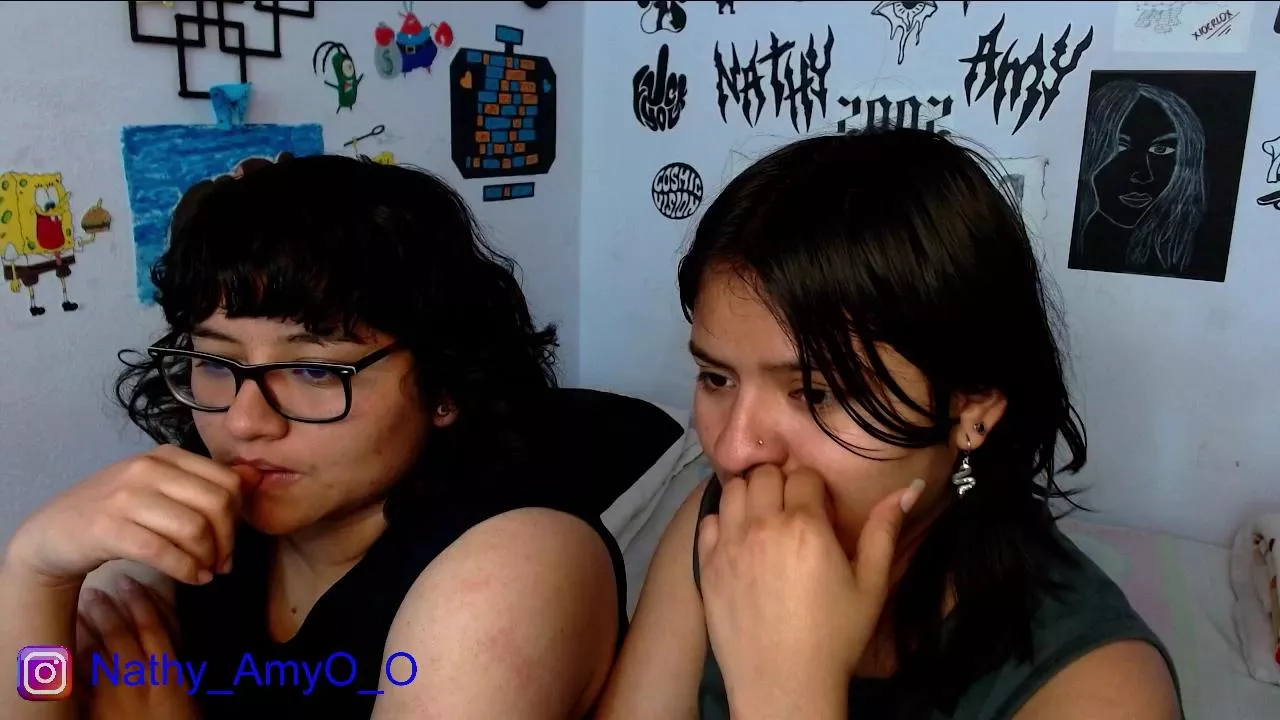 Offline Nathy_AmyO_O on Cam4