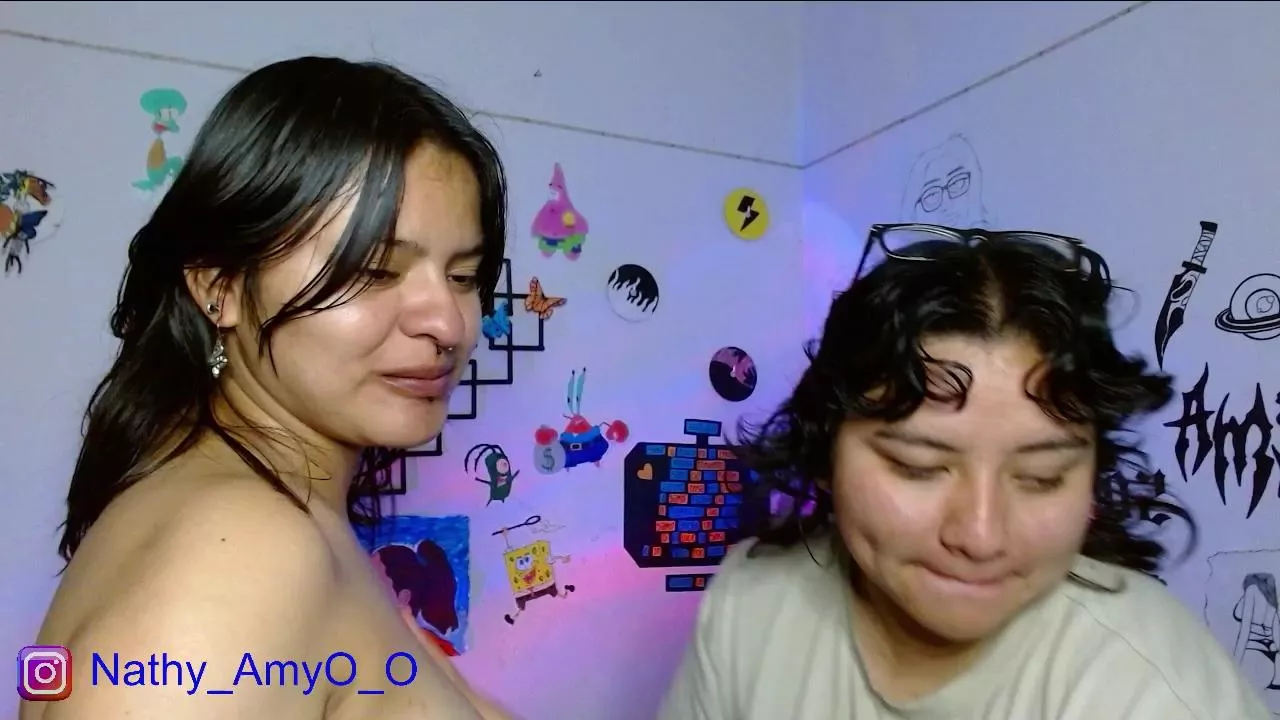 Offline Nathy_AmyO_O on Cam4