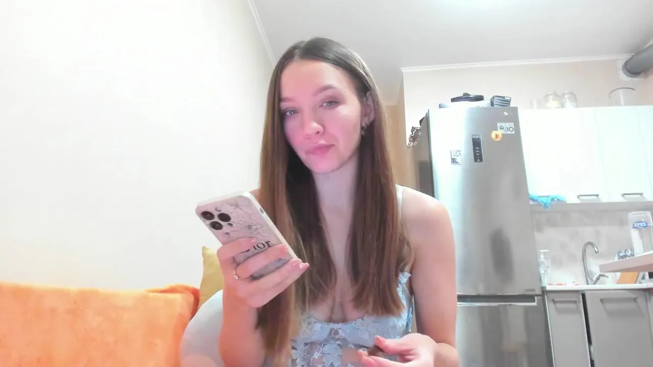 Offline Naughty_Molly on Cam4