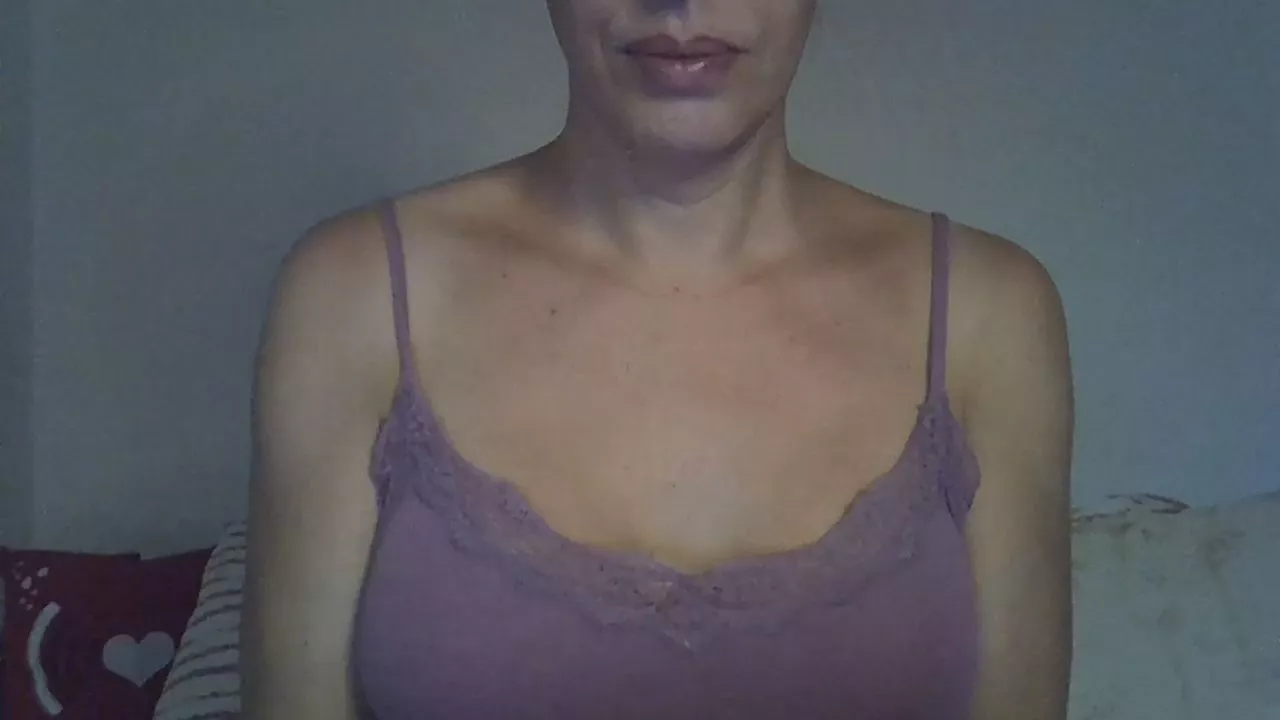 Freechat naughtyxana on Cam4