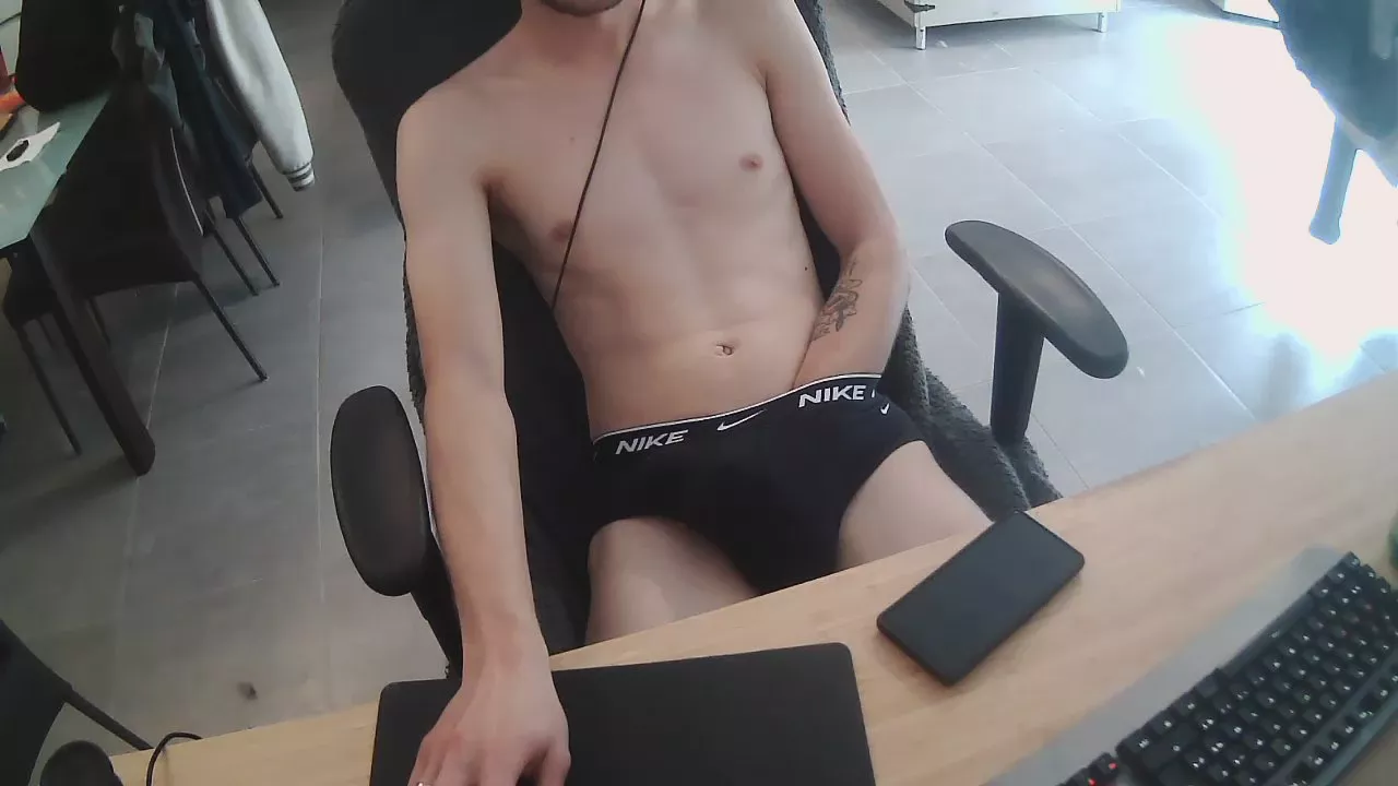 Offline nerosse on Cam4