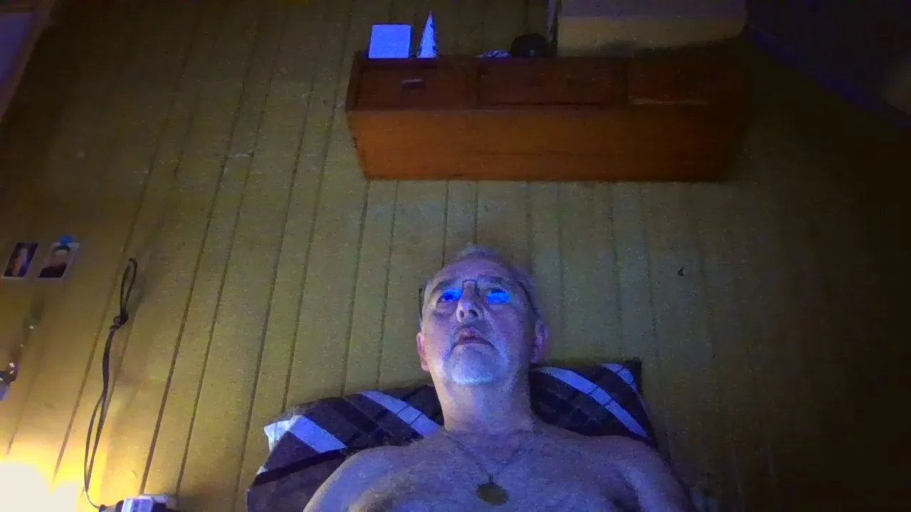 Offline nicedick184 on Cam4