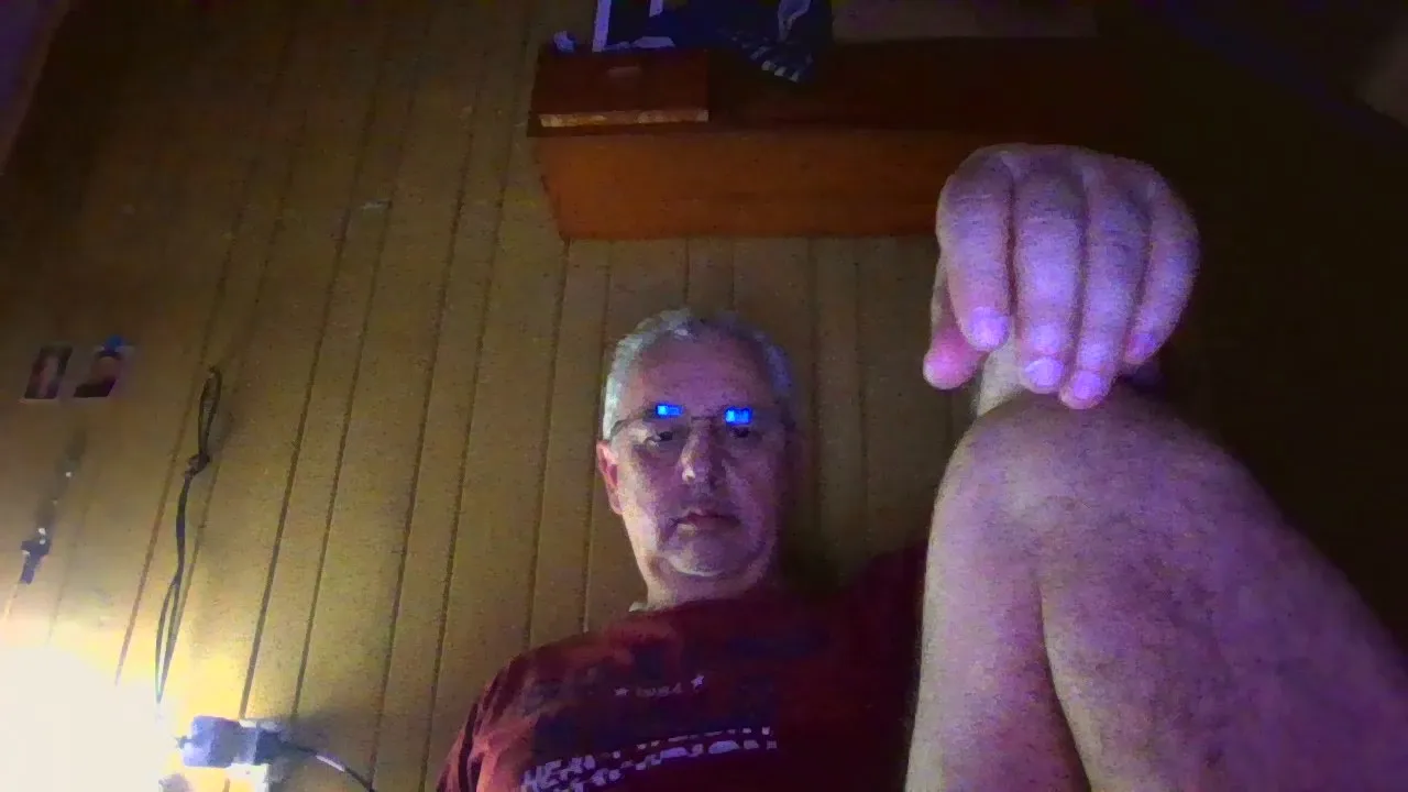 Offline nicedick184 on Cam4