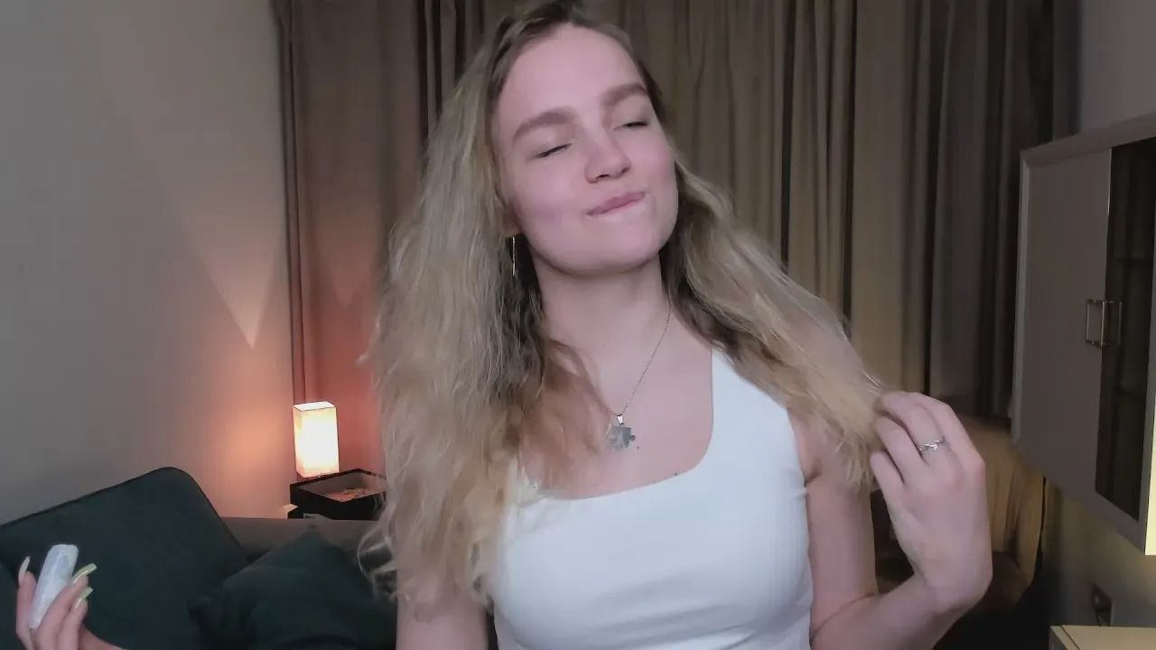 Freechat NickieMcenany on Cam4